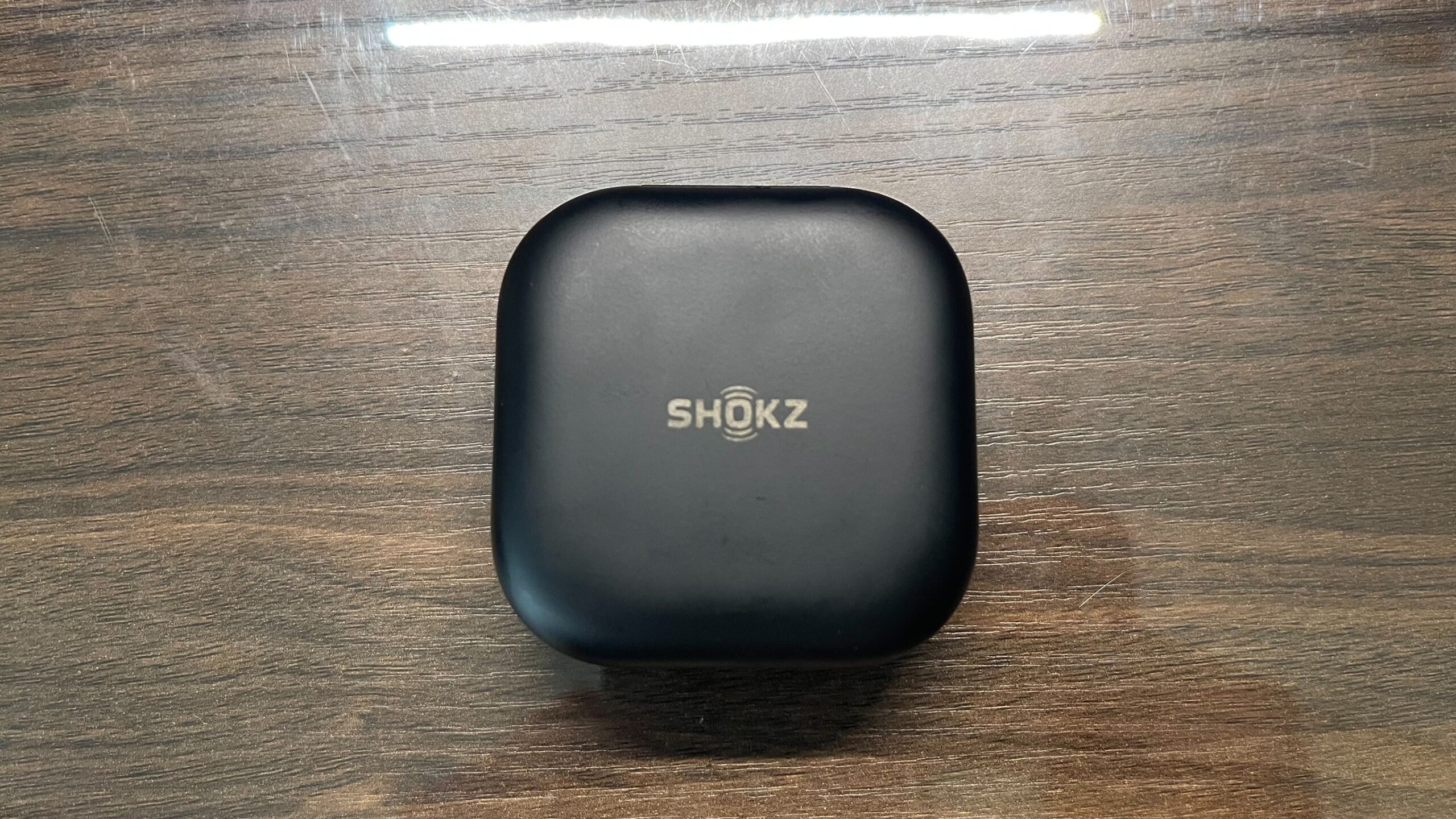 初代Openfitをケースを正面から見た画像